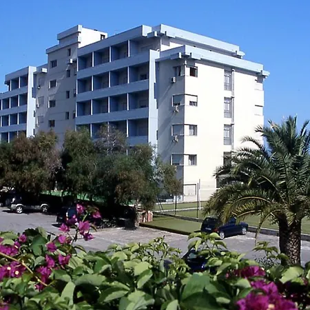 Santa Lucia Le Sabbie D'oro Отель