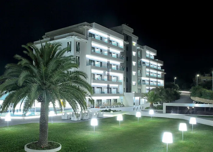 Hotel Santa Lucia Le Sabbie D'oro 4*