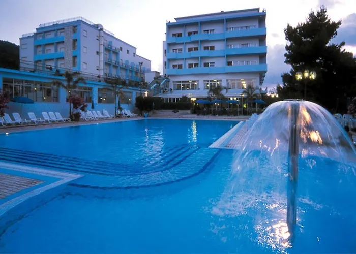 Hotel Santa Lucia Le Sabbie D'oro 4*