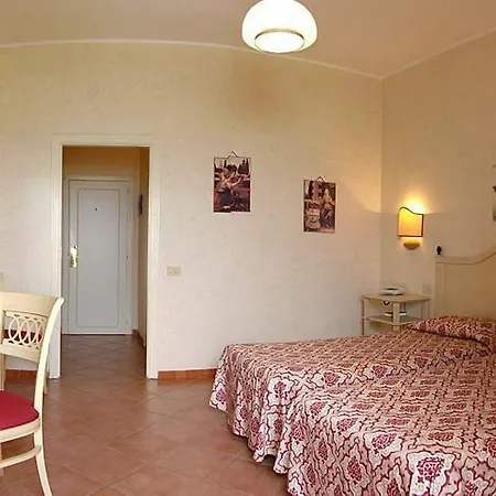Hotel Santa Lucia Le Sabbie D'oro 4*