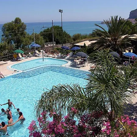 Santa Lucia Le Sabbie D'oro 4* تْشيفالو