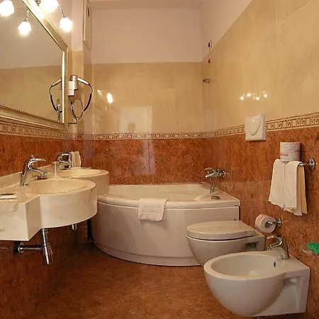 Hotel Santa Lucia Le Sabbie D'oro 4*