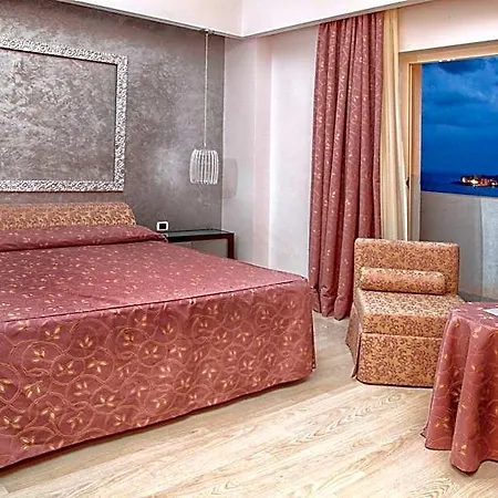 Ξενοδοχείο Santa Lucia Le Sabbie D'oro 4*