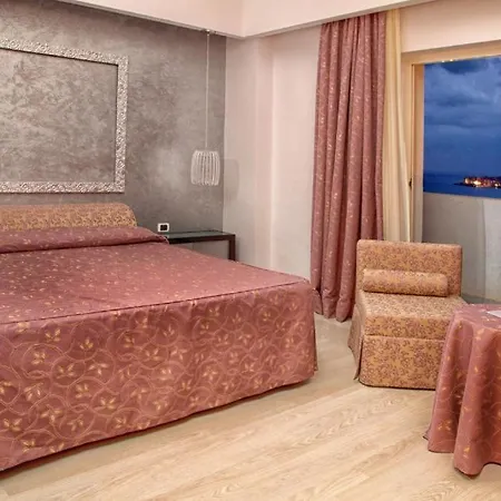 Santa Lucia Le Sabbie D'oro Hotel 4*